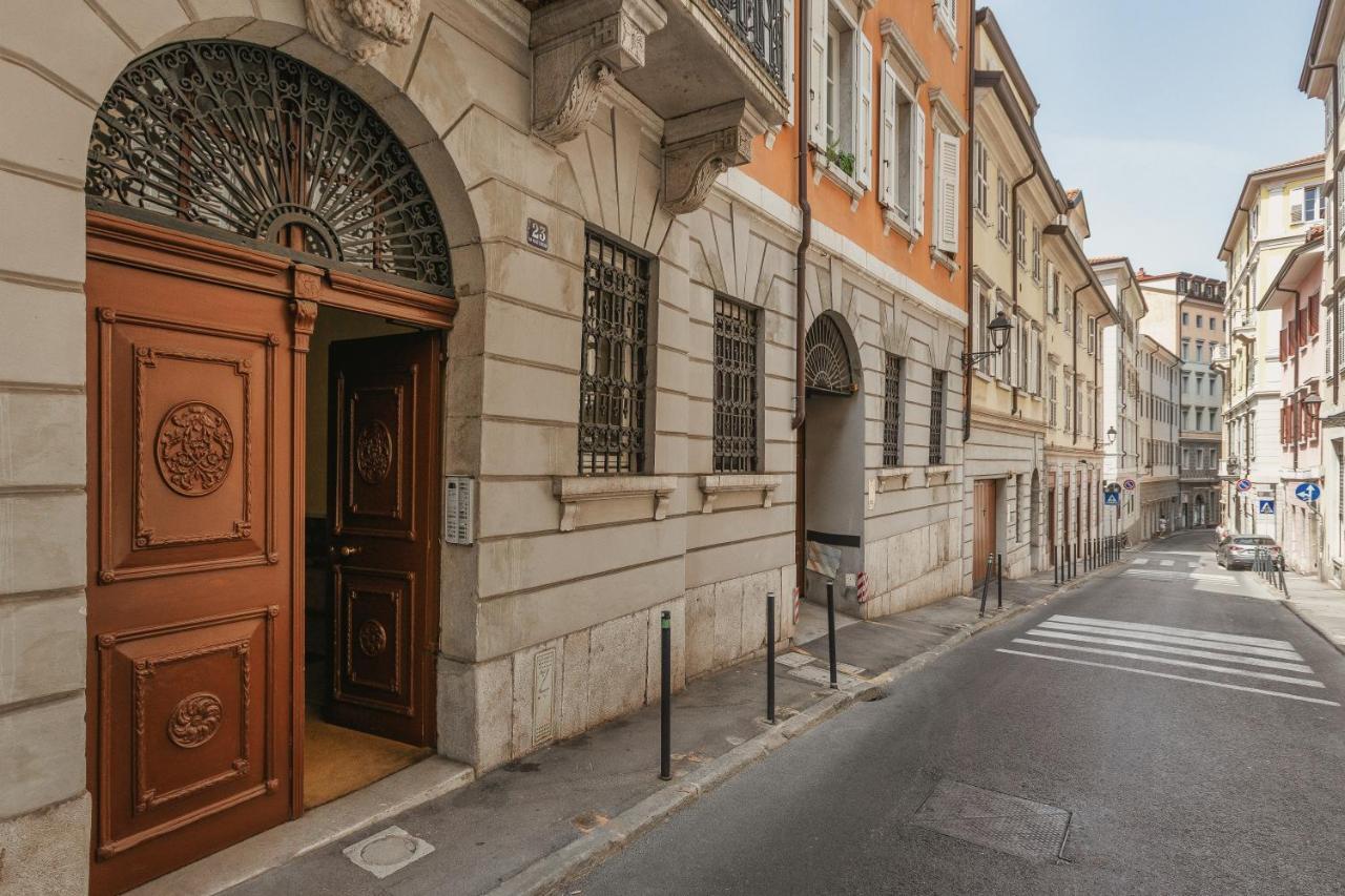 Suite Saba, Stile E Parcheggio In Centro A ترييستي المظهر الخارجي الصورة